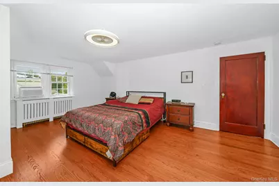 228 Van Cott Avenue, Farmingdale, NY 11735 - Photo 34
