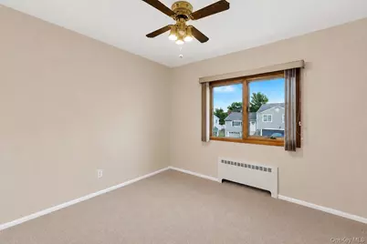 5 Cranberry Lane, Plainview, NY 11803 - Photo 18