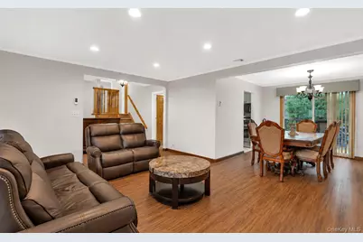 5 Cranberry Lane, Plainview, NY 11803 - Photo 6