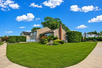 5 Cranberry Lane, Plainview, NY 11803 - Photo 4