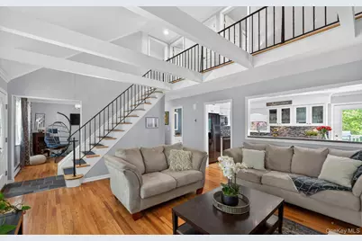 15 Bergen Court, Huntington Station, NY 11746 - Photo 2