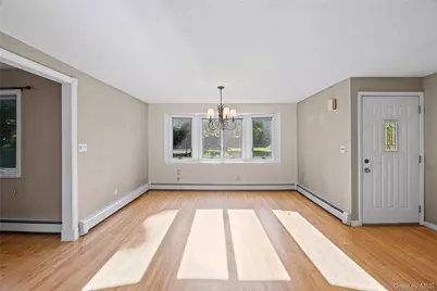 797 Waverly Avenue, Holtsville, NY 11742 - Photo 6