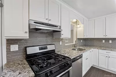 797 Waverly Avenue, Holtsville, NY 11742 - Photo 16
