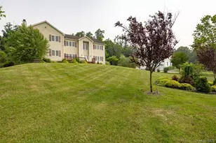 192 E Hook Rd, Hopewell Junction, NY 12533 - Photo 2