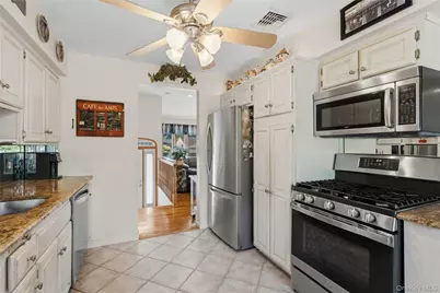 19 Jody Lane, Plainview, NY 11803 - Photo 10