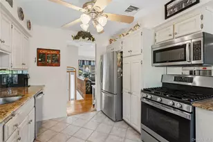 19 Jody Ln, Plainview, NY 11803 - Photo 10