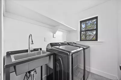 631 N Broadway, Yonkers, NY 10701 - Photo 32