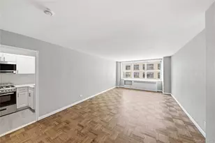 310 E 70th St, New York, NY 10021 - Photo 6