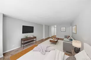 310 E 70th St, New York, NY 10021 - Photo 10
