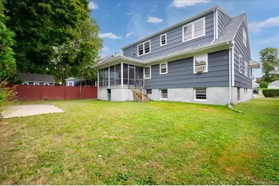 412 Hinman Place, Mamaroneck, NY 10543 - Photo 2