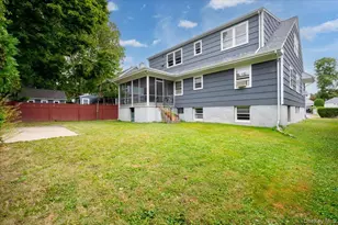 412 Hinman Pl, Mamaroneck, NY 10543 - Photo 2