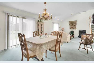 121 Scarlett Drive, Commack, NY 11725 - Photo 16
