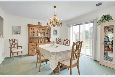 121 Scarlett Drive, Commack, NY 11725 - Photo 18