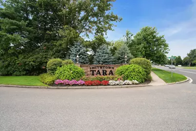 121 Scarlett Drive, Commack, NY 11725 - Photo 1