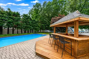 8 Old Orchard Ct, Rocky Point, NY 11778 - Photo 2