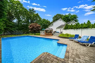 8 Old Orchard Ct, Rocky Point, NY 11778 - Photo 36