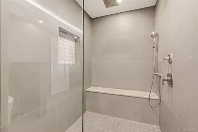 128 Bay Avenue, Huntington, NY 11743 - Photo 20