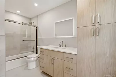 128 Bay Avenue, Huntington, NY 11743 - Photo 22