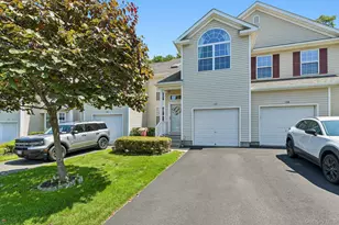 107 Kettles Ln, Medford, NY 11763 - Photo 2