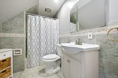 64 Bridle Lane, Hicksville, NY 11801 - Photo 18