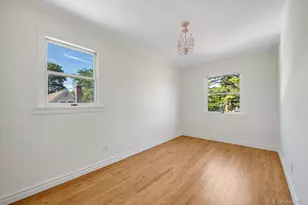 78-14 271st St, New Hyde Park, NY 11040 - Photo 12