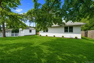 15 Oceanview Ave, Farmingville, NY 11738 - Photo 24