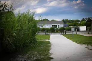 7 Laura Lee Dr, Center Moriches, NY 11934 - Photo 2