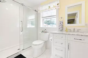 9 Ocean Ave, Amityville, NY 11701 - Photo 18
