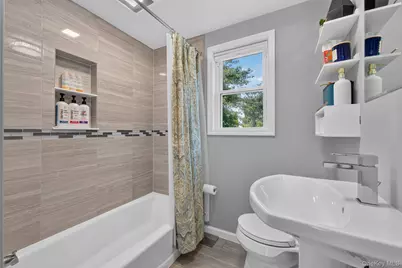 615 Briggs Street, Bellmore, NY 11710 - Photo 12