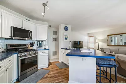 627 Main Street, Northport, NY 11768 - Photo 14