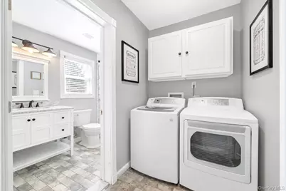 65 Hawthorne Avenue, West Babylon, NY 11704 - Photo 28