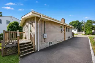 65 Hawthorne Ave, West Babylon, NY 11704 - Photo 6