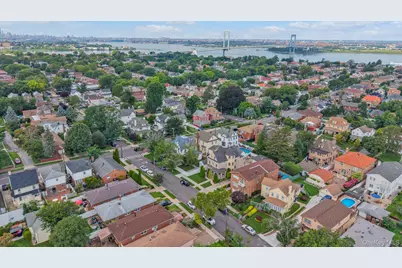 15018 8th Avenue, Whitestone, NY 11357 - Photo 12