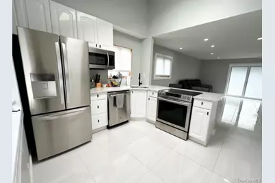 95 Irving Avenue, Freeport, NY 11520 - Photo 14