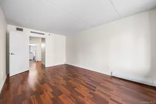 4 Martine Ave, White Plains, NY 10606 - Photo 12