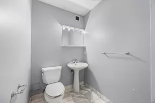 4 Martine Ave, White Plains, NY 10606 - Photo 16