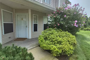2501 Willow Pond Dr, Riverhead, NY 11901 - Photo 2