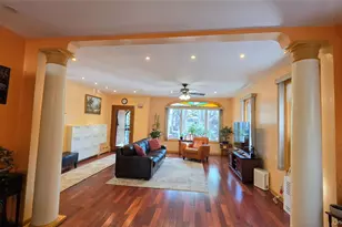 63-28 82nd Pl, Middle Village, NY 11379 - Photo 2