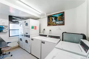 87-70 173rd St, Jamaica, NY 11432 - Photo 8
