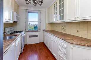 3135 Johnson Ave, Bronx, NY 10463 - Photo 2