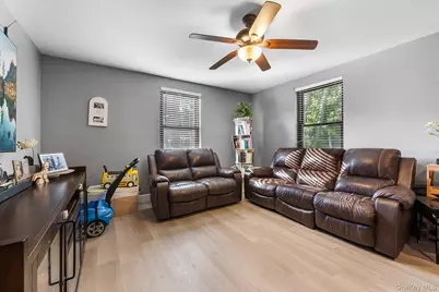128 Richbell Road #B4, Mamaroneck, NY 10538 - Photo 4