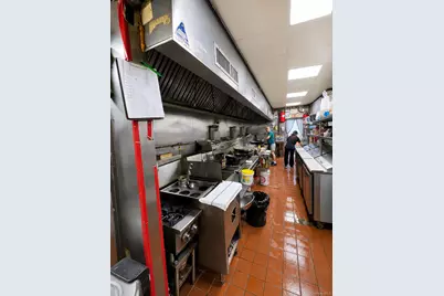 578 9th Avenue, New York, NY 10036 - Photo 8