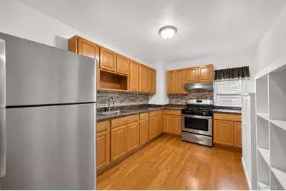 7630 Park Lane S, Woodhaven, NY 11421 - Photo 8