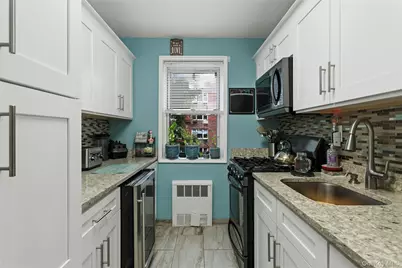 682 Tuckahoe Road #2B, Yonkers, NY 10710 - Photo 6