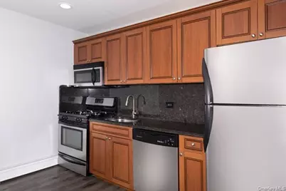 93 Friendly Court #FC93, Babylon, NY 11704 - Photo 2