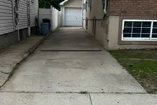 119-18 178th Pl, Jamaica, NY 11434 - Photo 16