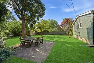 29 Penn Dr, Smithtown, NY 11787 - Photo 20