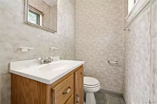 29 Penn Dr, Smithtown, NY 11787 - Photo 12