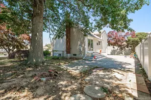 15 Ford Dr W, Massapequa, NY 11758 - Photo 16