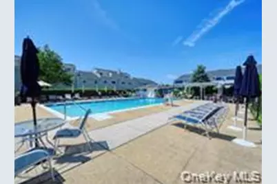100 Baker Court #36, Island Park, NY 11558 - Photo 4